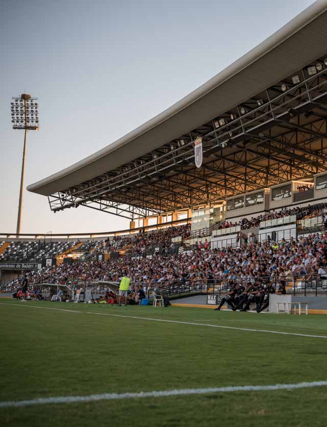 Imagen 2 de CD Badajoz vuelve el fútbol