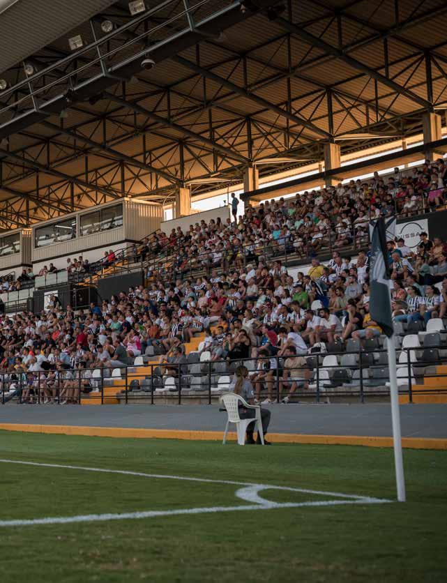 Imagen 4 de CD Badajoz vuelve el fútbol